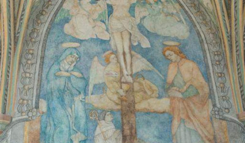 Fresk z ukrzyżowanym Chrystusem.